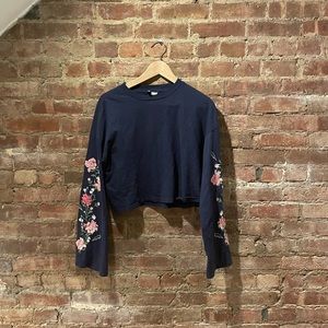 H&M bell sleeve embroidered crop top